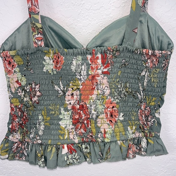 NWT small floral print crop top sweetheart neckline quilted tank top ruched top - Picture 7 of 11